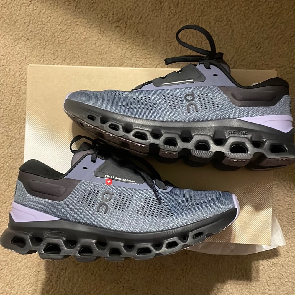 Brand New Oncloud shoes